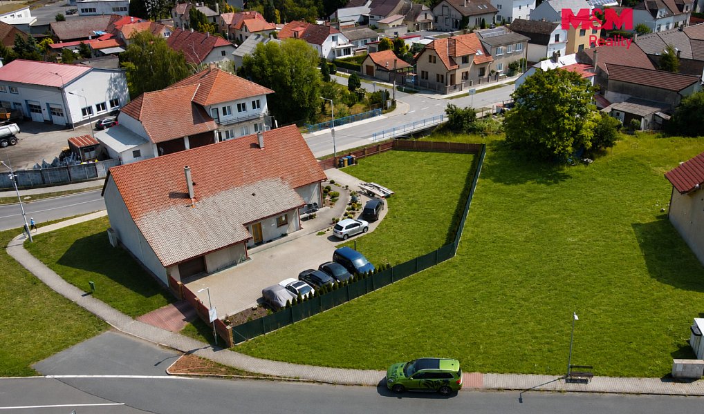 Prodej stavebního pozemku 1 034 m², Městec Králové – náhled fotky 2
