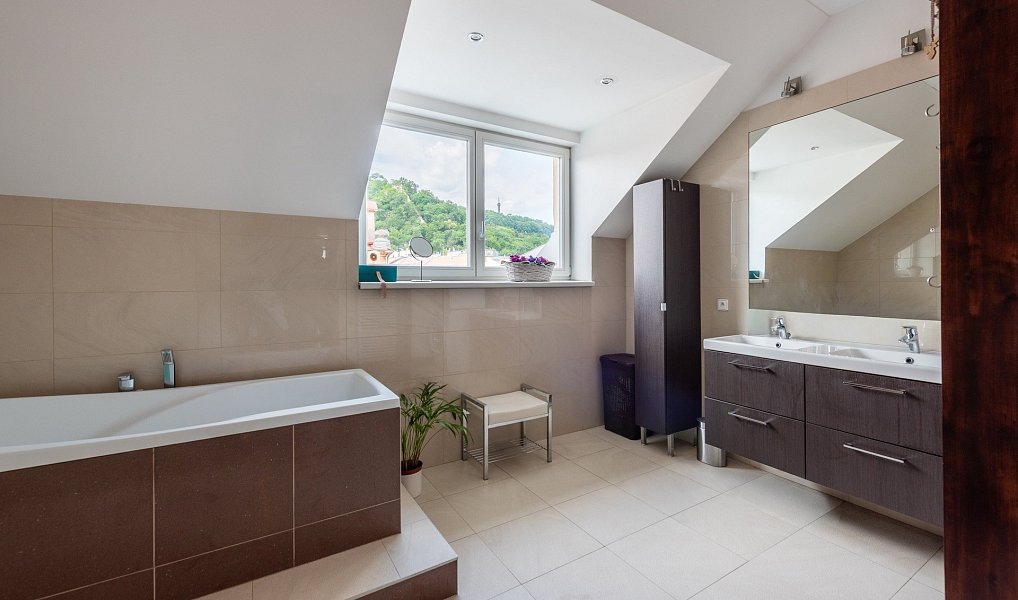 Prodej bytu 4+kk 173 m², Praha – náhled fotky 9