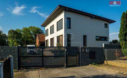 Prodej domu 200 m² s pozemkem 1 428 m², Zahradní, Stěžery, okres Hradec Králové