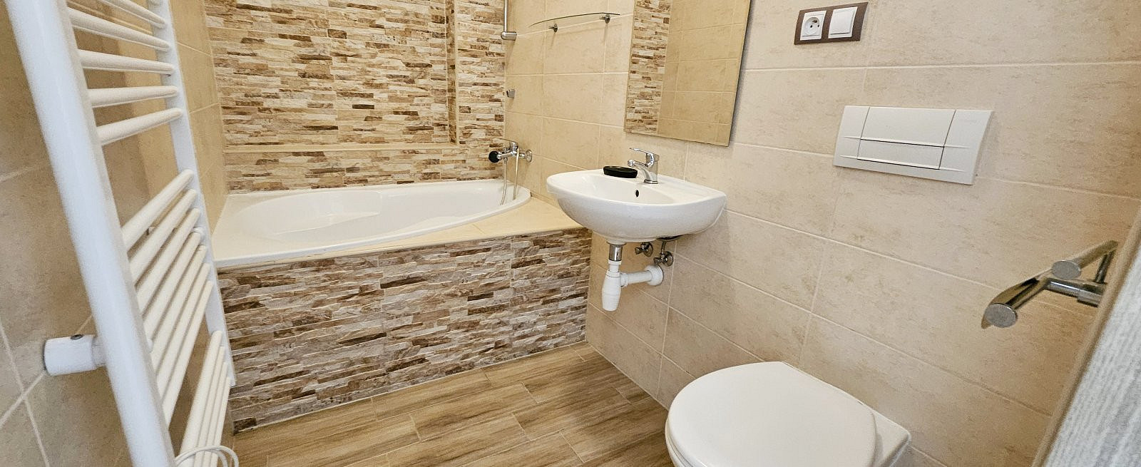 Pronájem bytu 1+kk 25 m² — photo 2