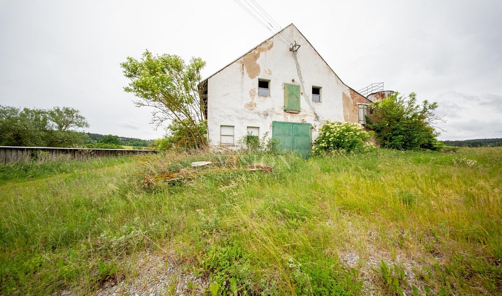 Prodej výrobních prostor 800 m², Radomyšl – náhled fotky 18