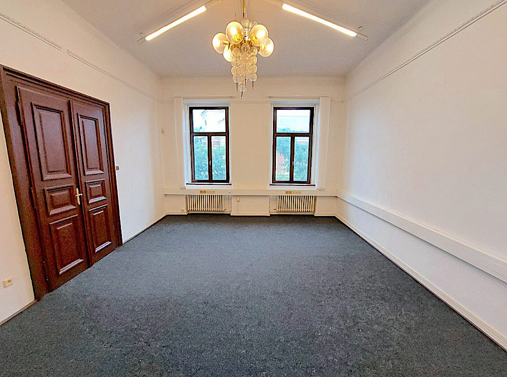 Pronájem kanceláře 223 m² – fotografie 2