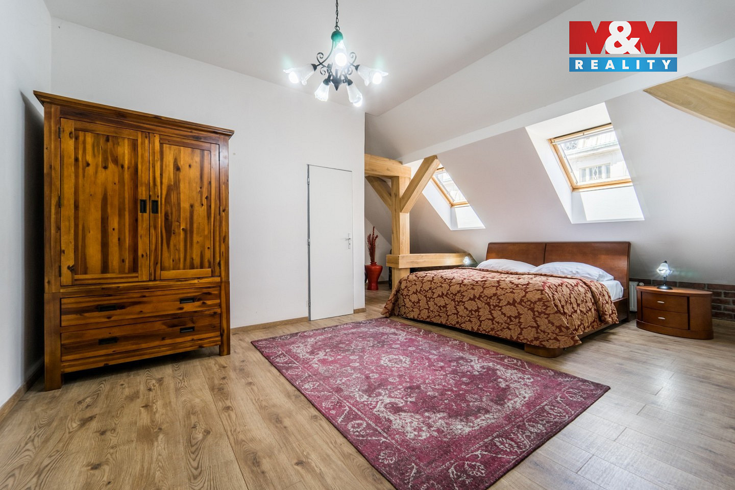 Pronájem bytu 4+kk 102 m² – fotografie 3