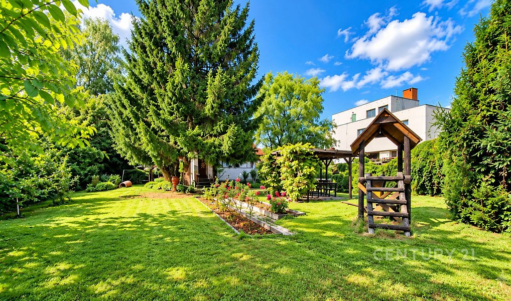Prodej stavebního pozemku 1 388 m², Tlumačov – náhled fotky 3