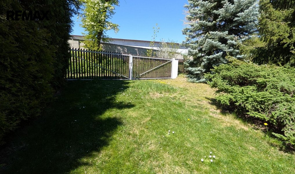 Prodej stavebního pozemku 1 615 m², Buřenice – náhled fotky 13