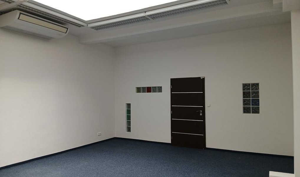 Pronájem kanceláře 38 m², Praha – fotka 1 z 6