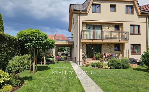 Prodej domu 314 m² s pozemkem 565 m², Osvobození, Praha 6 - Suchdol