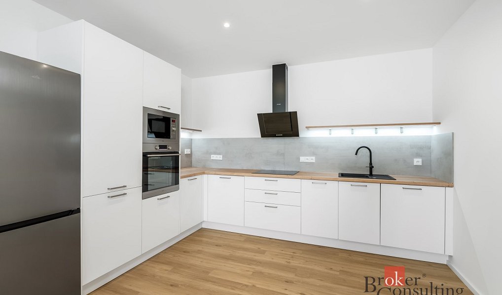 Pronájem bytu 3+kk 78 m², Praha – fotka 1 z 24