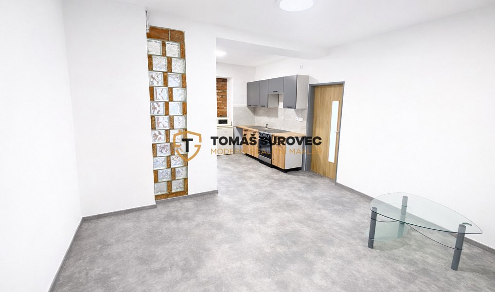 Pronájem kanceláře 64 m², Valašské Klobouky – fotka 1 z 13