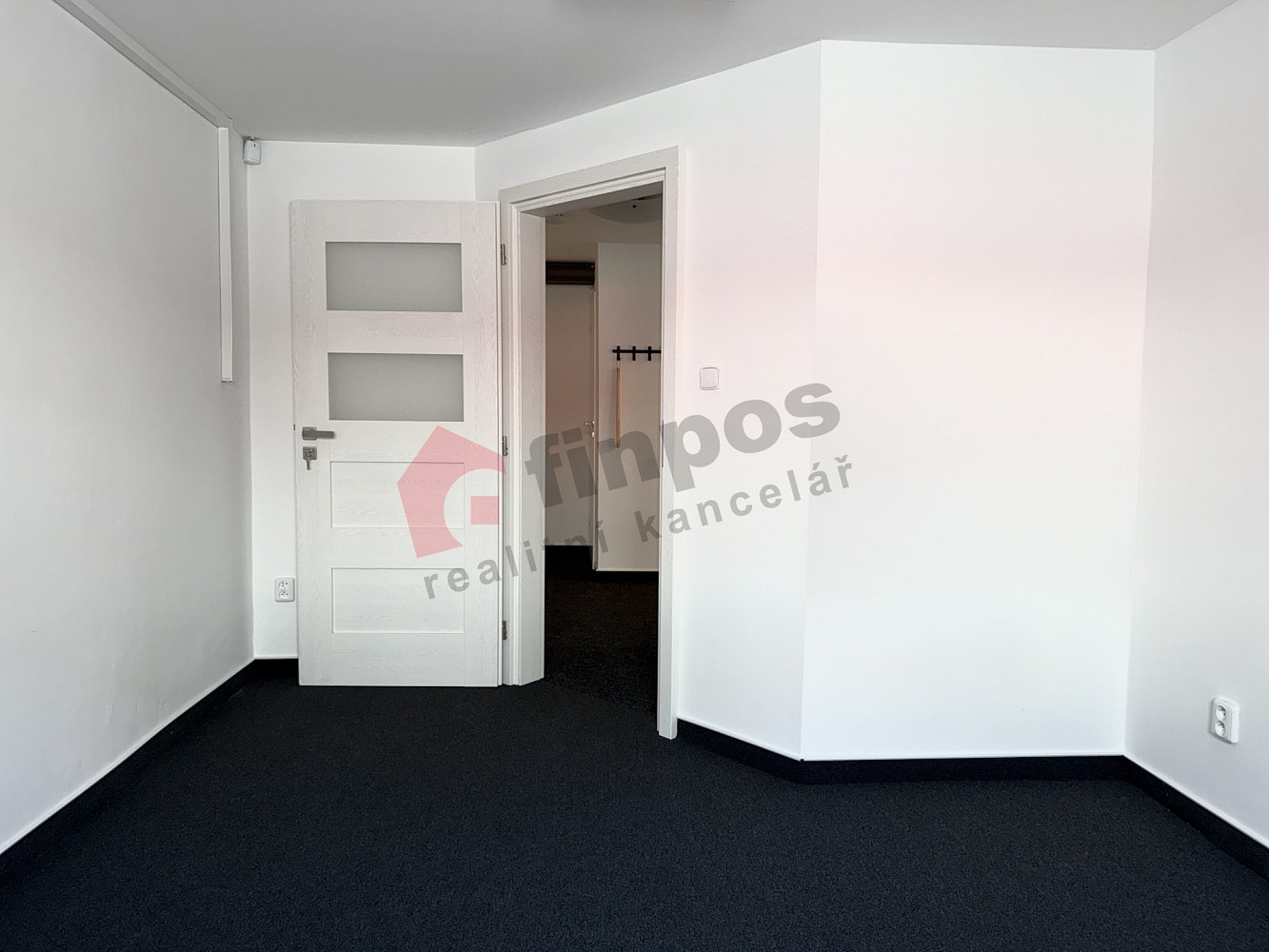 Pronájem kanceláře 120 m² – pohled 4