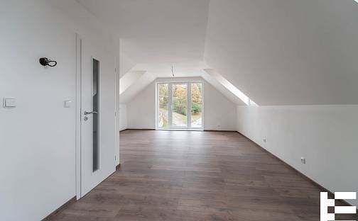 Pronájem bytu 2+kk 53 m², Miličín, okres Benešov