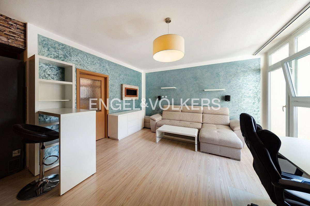 Pronájem bytu 1+kk 52 m²
