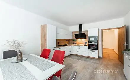 Pronájem bytu 3+kk 100 m²