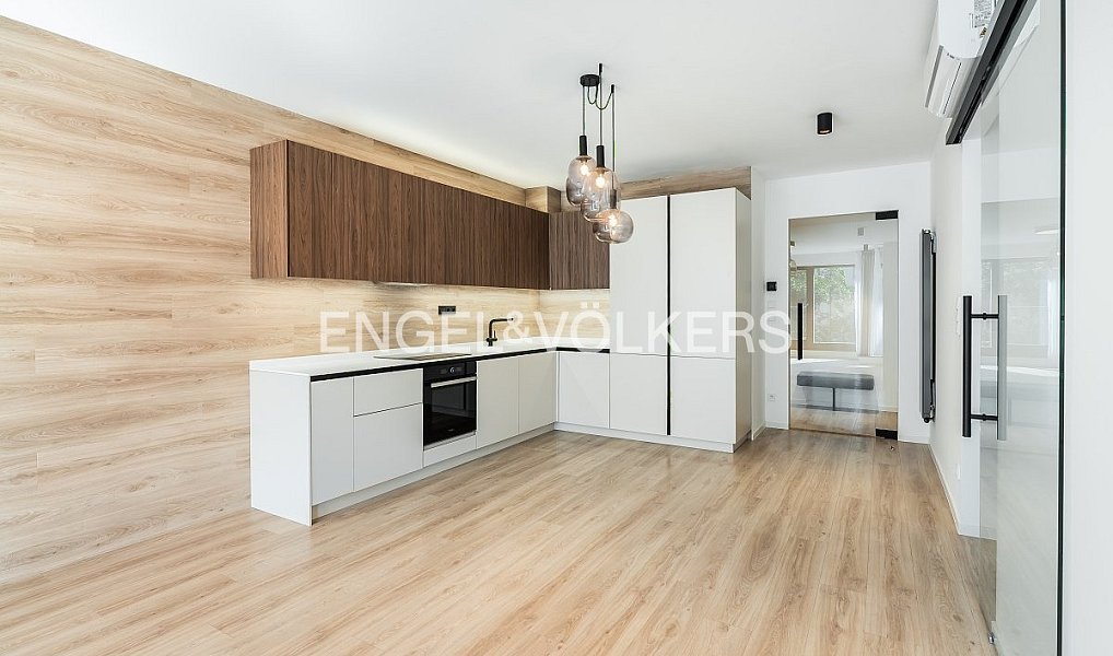Prodej bytu 4+kk 110 m², Praha – náhled fotky 3