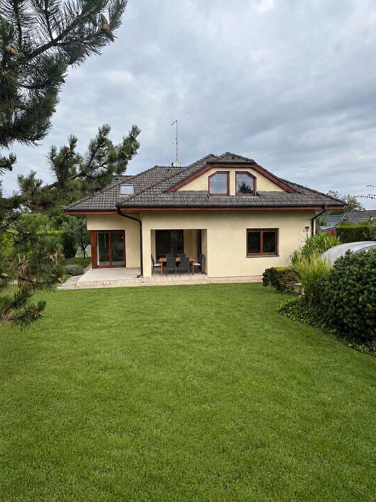 Prodej domu 270 m² s pozemkem 654 m²