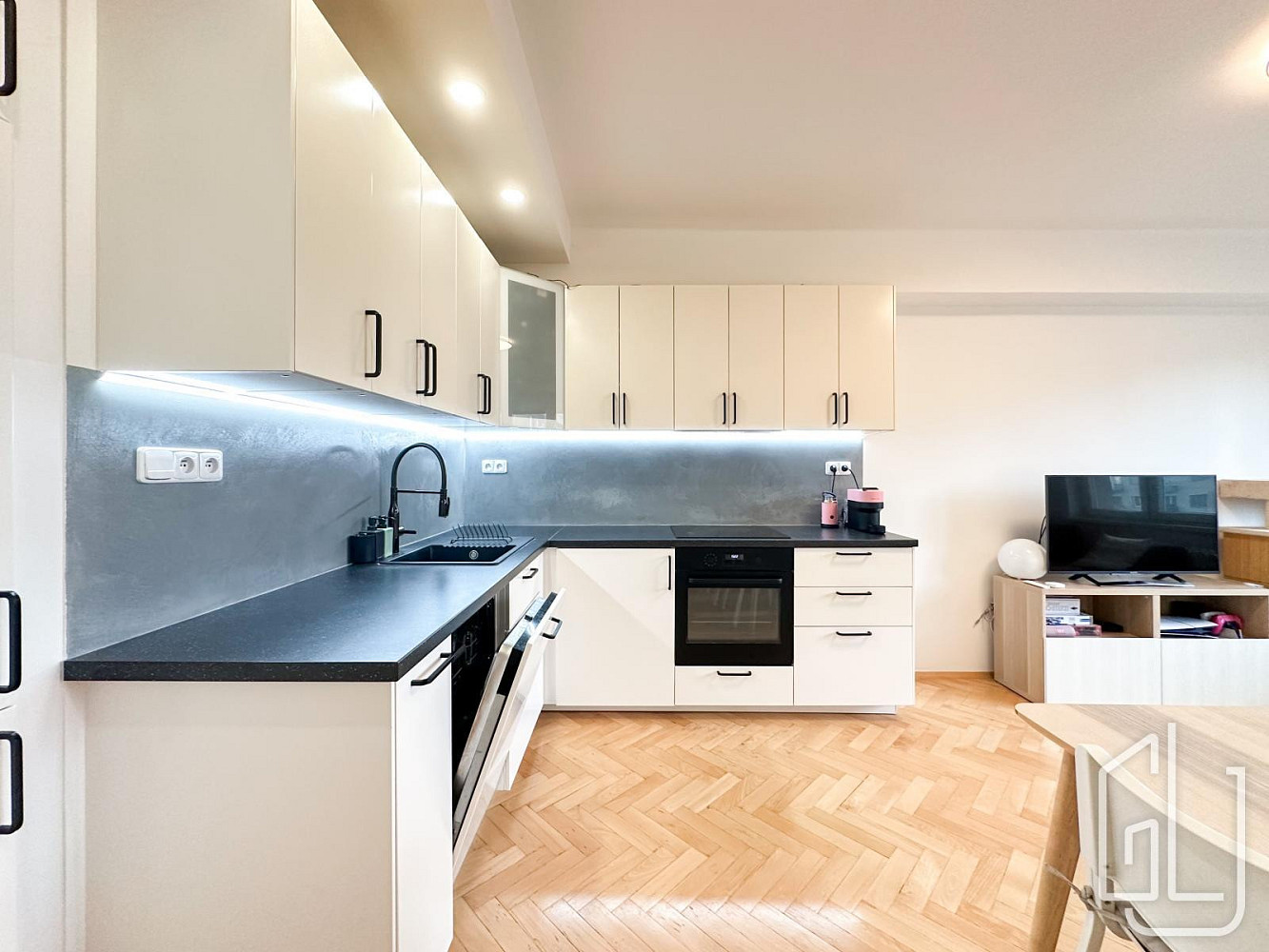 Pronájem bytu 3+kk 60 m², Praha