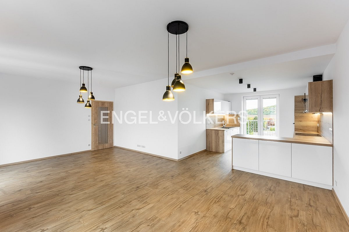 Pronájem bytu 3+kk 97 m²