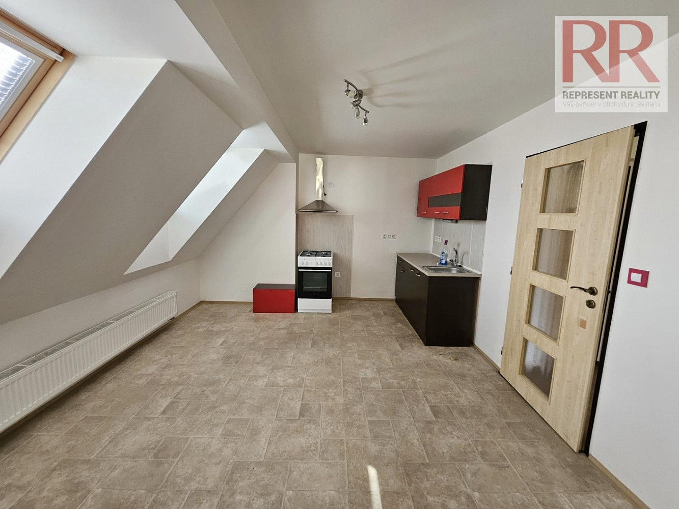 Pronájem domu 160 m² s pozemkem 450 m² — photo 3