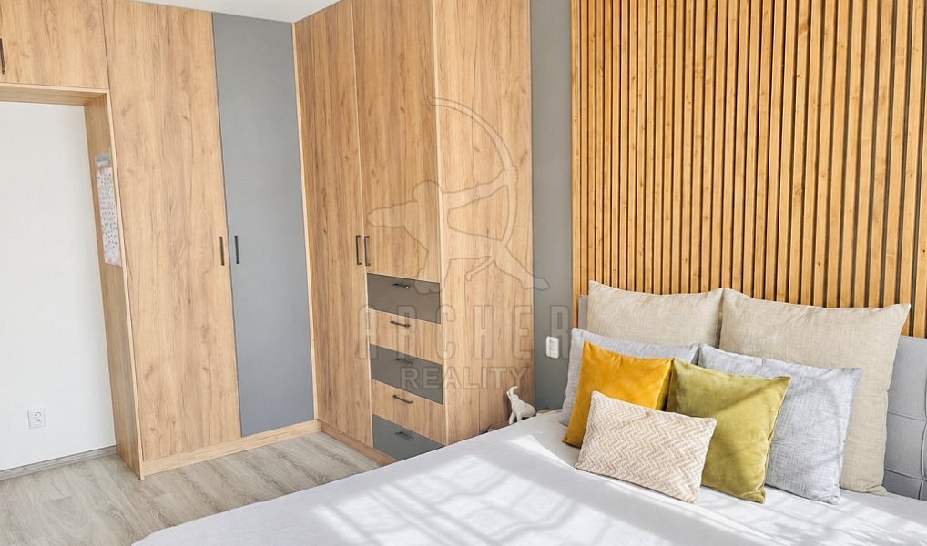 Prodej bytu 3+kk 365 m², Polerady – náhled fotky 8