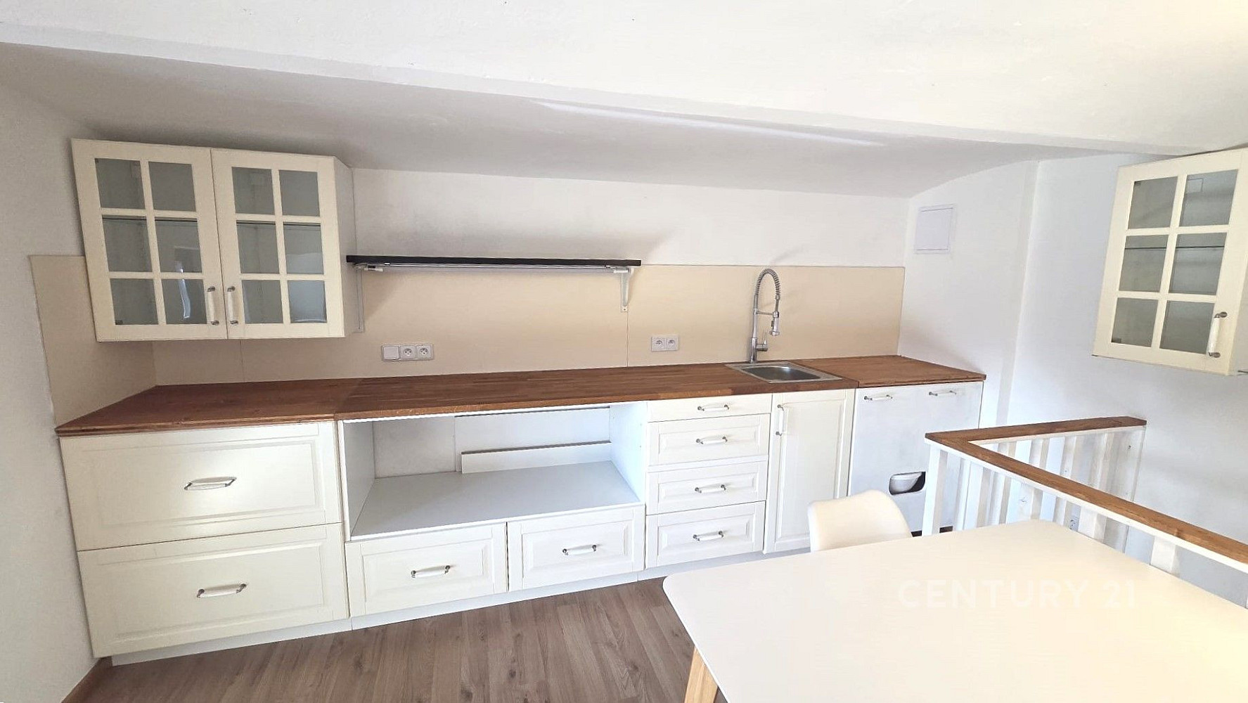 Pronájem bytu 1+kk 18 m² — photo 3