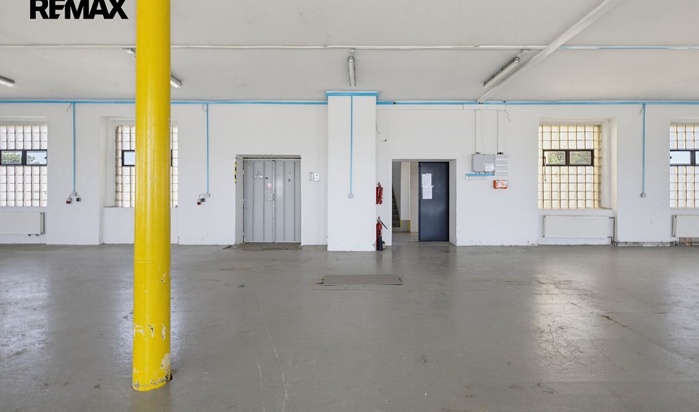 Prodej výrobních prostor 2 350 m², Aš – náhled fotky 30