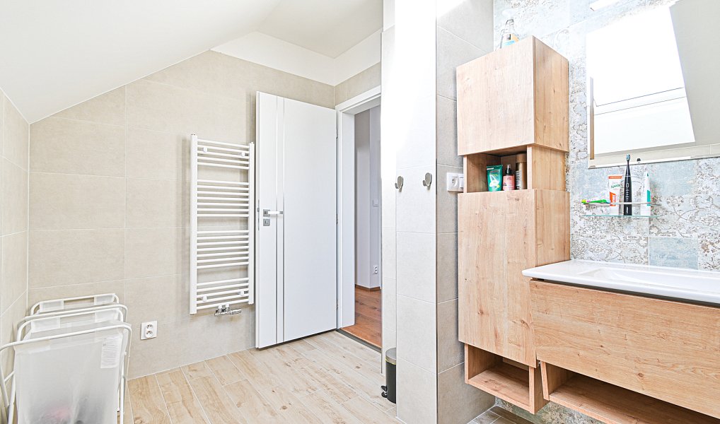 Prodej domu 145 m² s pozemkem 765 m², Kamenice – náhled fotky 22