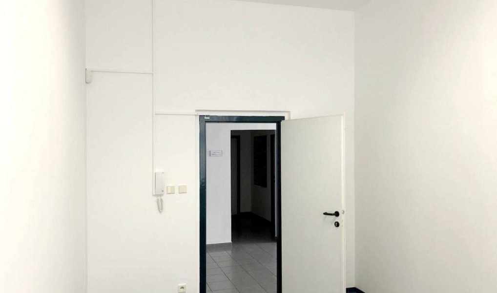 Pronájem kanceláře 13 m², Praha – náhled fotky 2