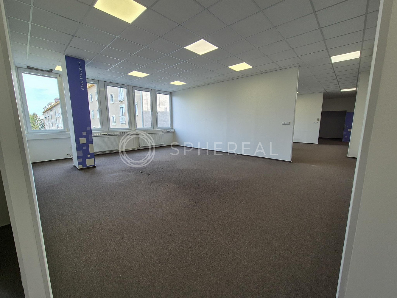 Pronájem kanceláře 344 m² — photo 2