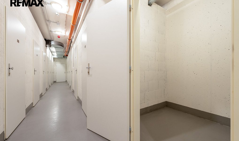 Pronájem bytu 1+kk 33 m², Praha – náhled fotky 18