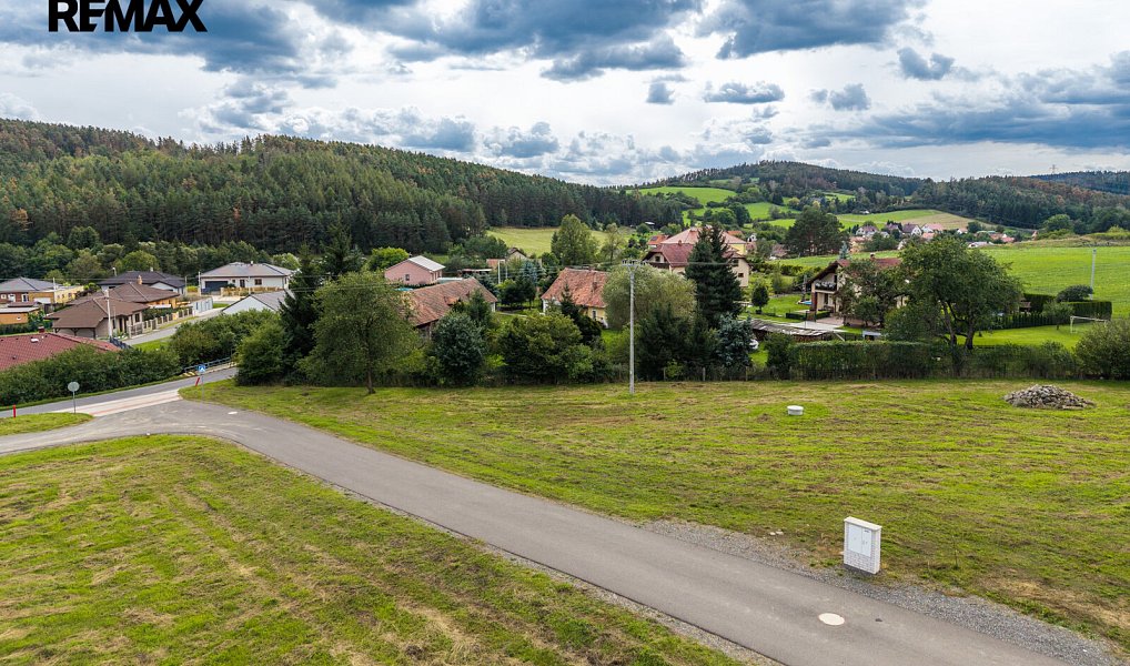 Prodej stavebního pozemku 1 183 m², Obory – náhled fotky 6