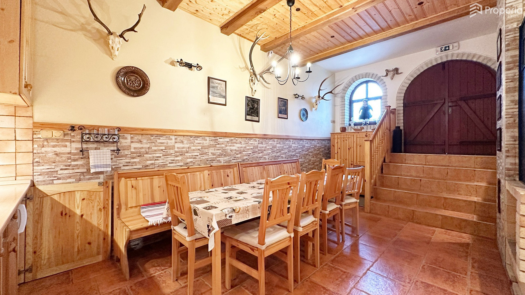 Prodej domu 285 m² s pozemkem 140 m² – fotografie 2