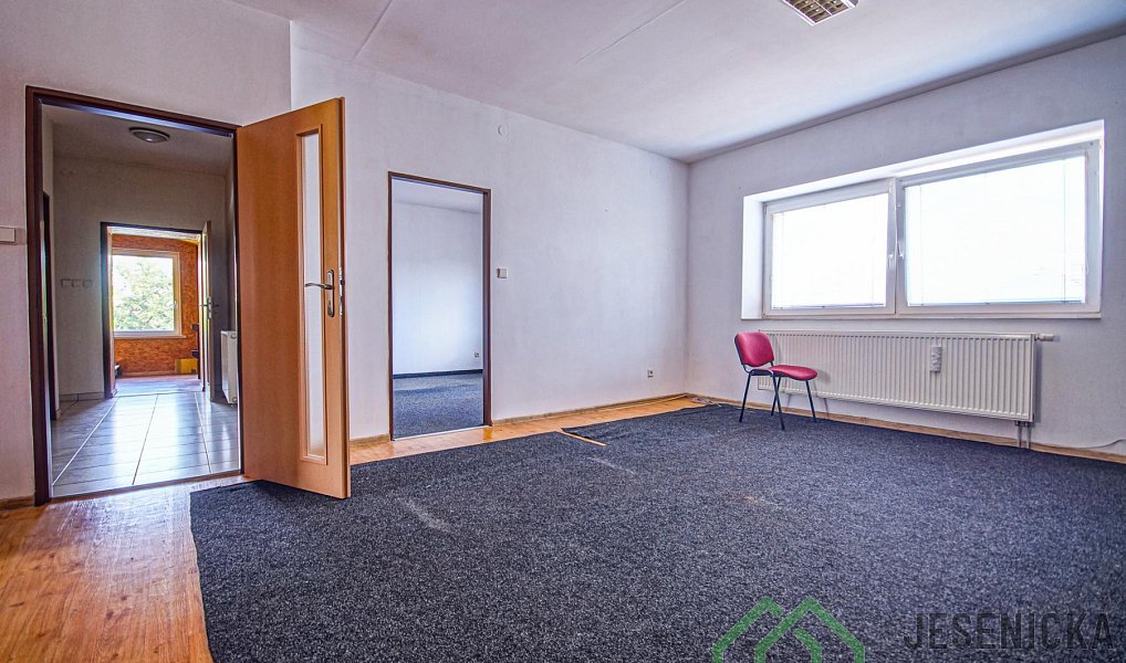 Prodej výrobních prostor 3 580 m², Javorník – náhled fotky 17