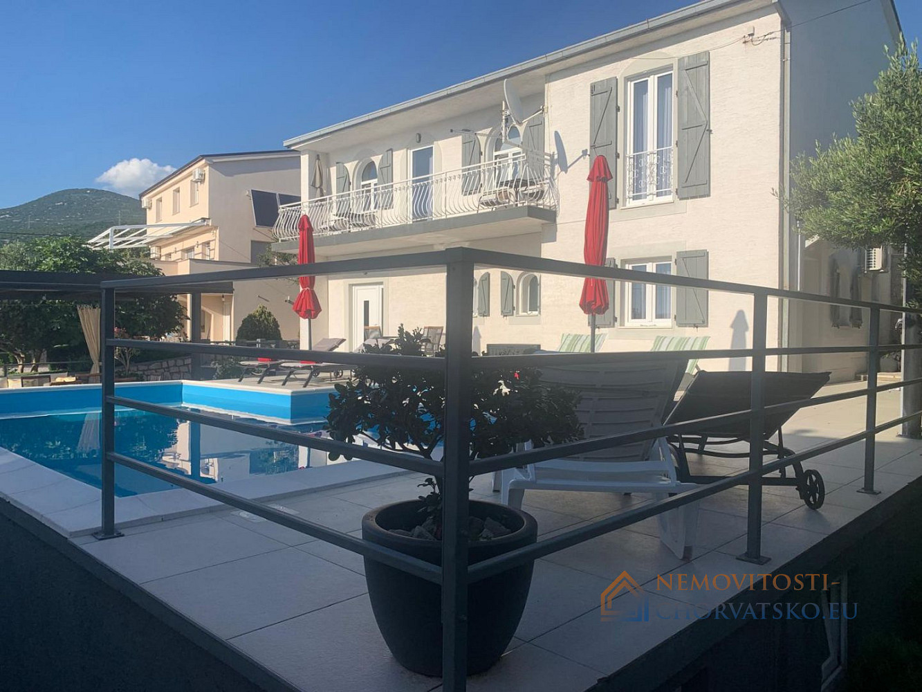 Prodej domu 240 m² s pozemkem 652 m² - Ansicht 4