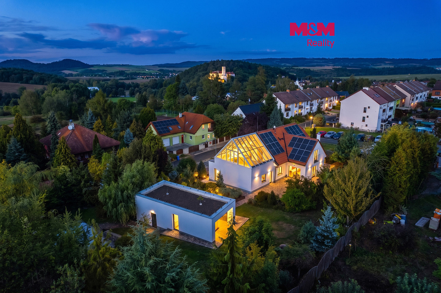 Prodej domu 258 m² s pozemkem 1 775 m²