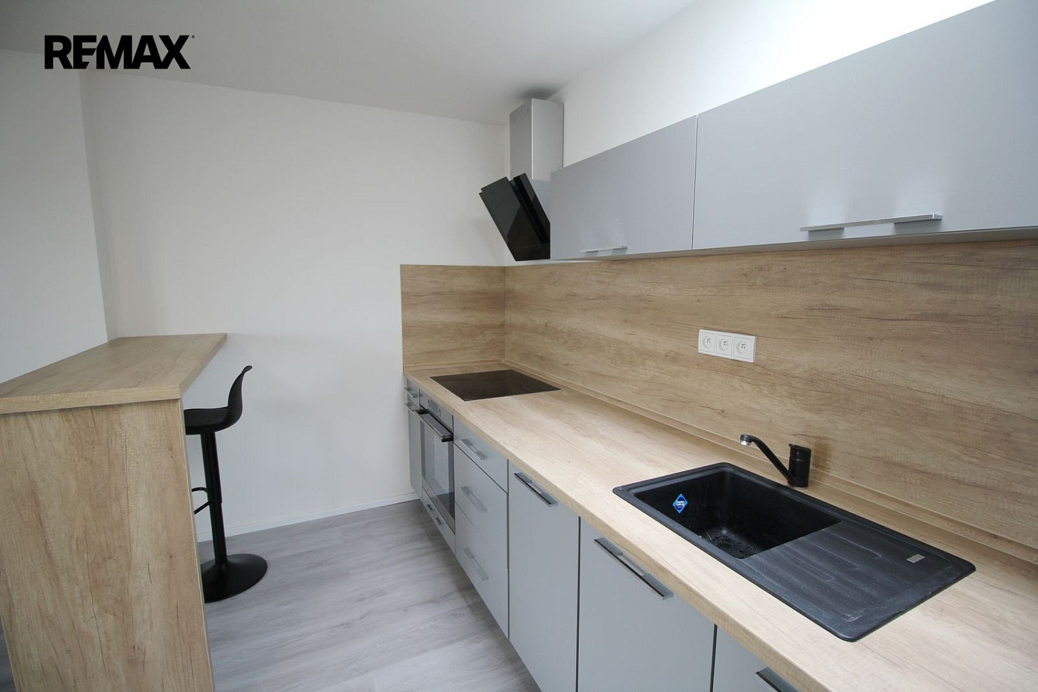 Pronájem bytu 1+kk 34 m² – fotografie 3