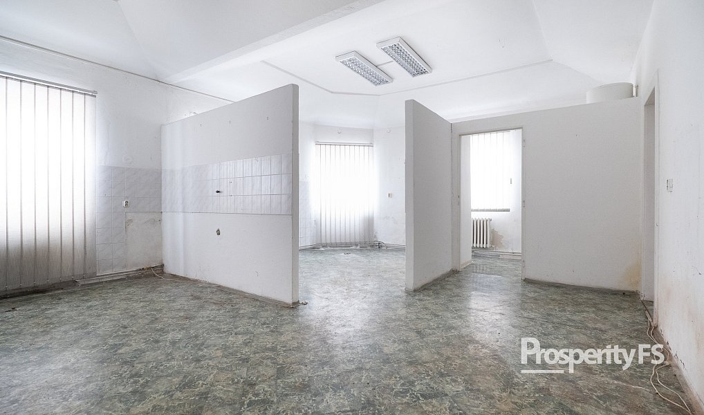 Prodej domu 200 m² s pozemkem 396 m², Hostomice – náhled fotky 4