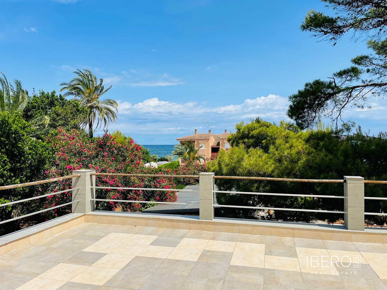 Prodej domu 715 m² s pozemkem 2 885 m²