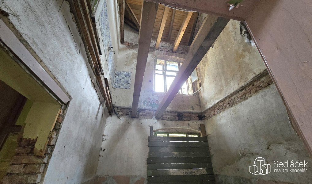 Prodej domu 300 m² s pozemkem 121 m², Rotava – náhled fotky 8
