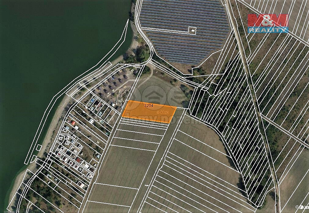 Prodej pole 2 433 m²