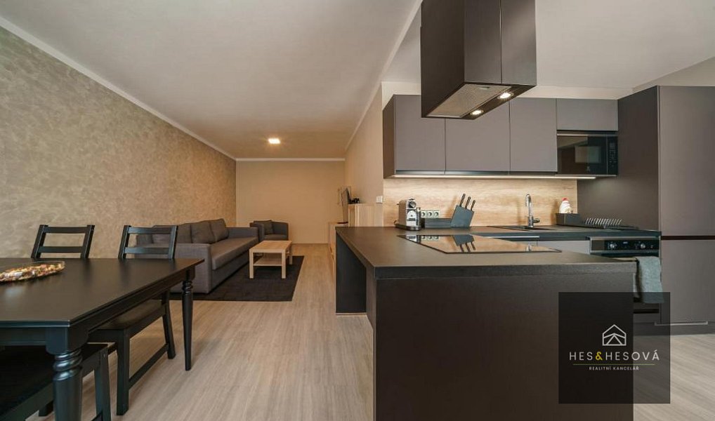 Prodej bytu 5+kk 124 m², Praha – náhled fotky 15