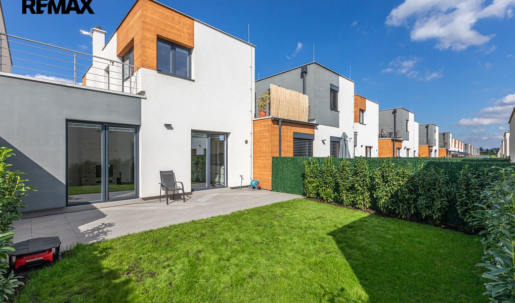 Pronájem domu 107 m² s pozemkem 124 m², Praha – náhled fotky 9