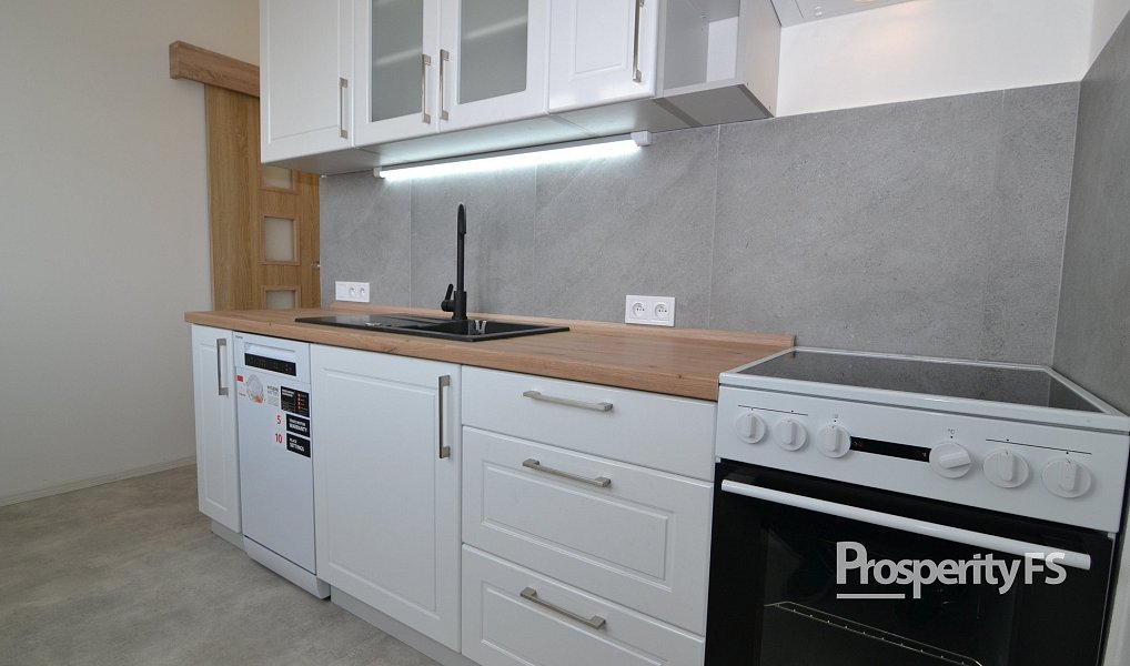 Pronájem bytu 3+1 72 m², Teplice – náhled fotky 15