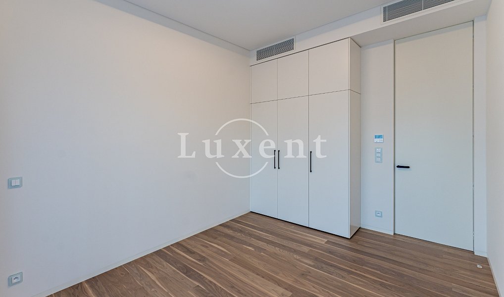 Pronájem bytu 3+kk 145 m², Praha – náhled fotky 13