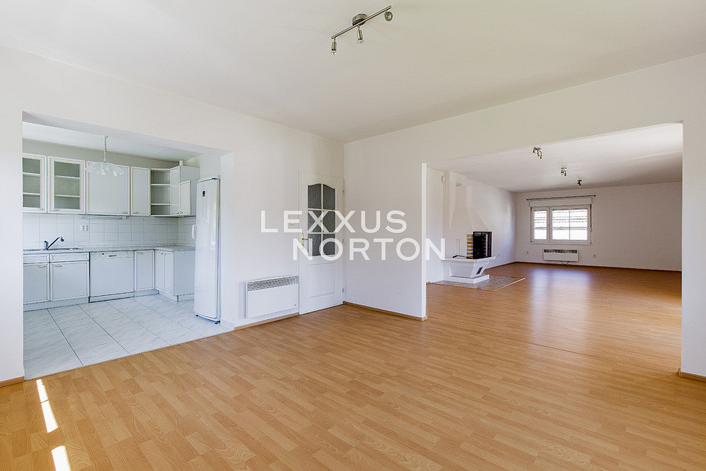 Pronájem domu 365 m² s pozemkem 539 m² — photo 3