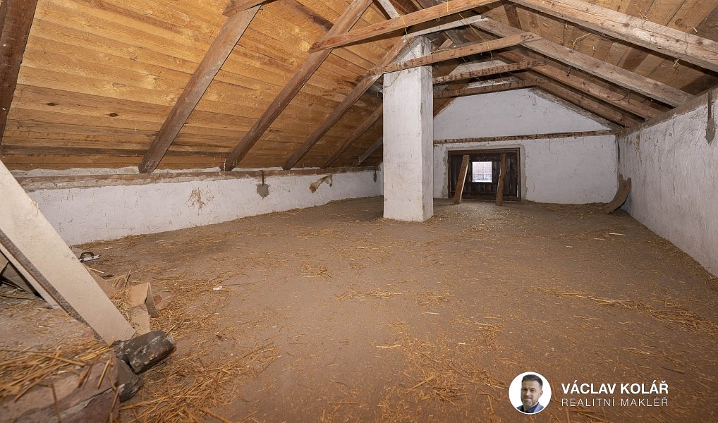 Prodej domu 196 m² s pozemkem 805 m², Stěžery – náhled fotky 43