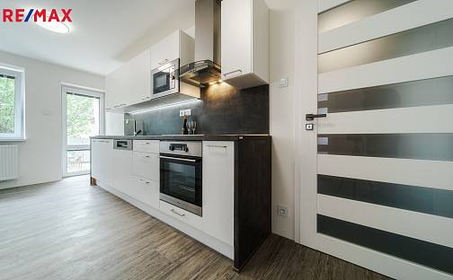 Prodej domu 260 m² s pozemkem 512 m², Hlinsko - Blatno, okres Chrudim