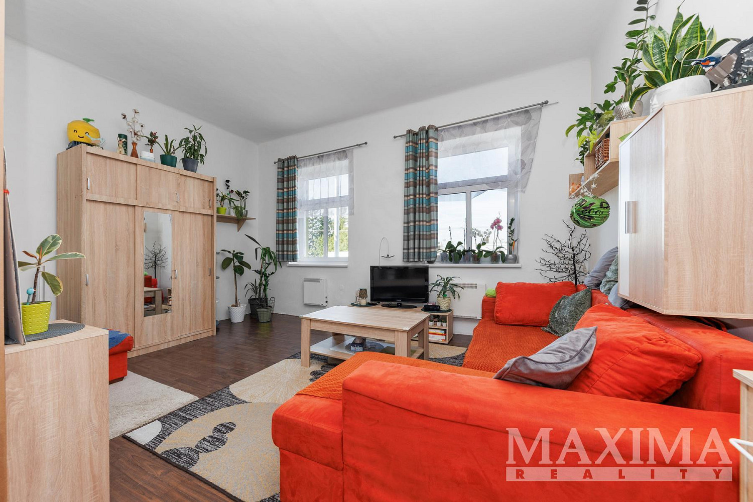 Prodej nájemního domu, činžáku 216 m² – fotografie 2