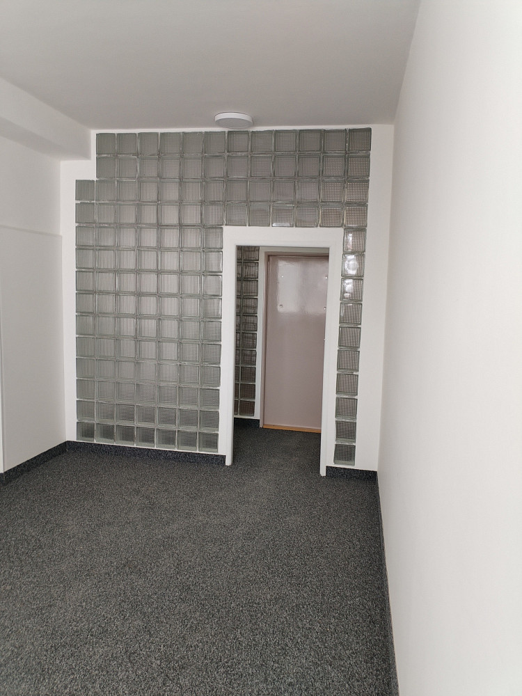 Pronájem obchodních prostor 18 m² – fotografie 3