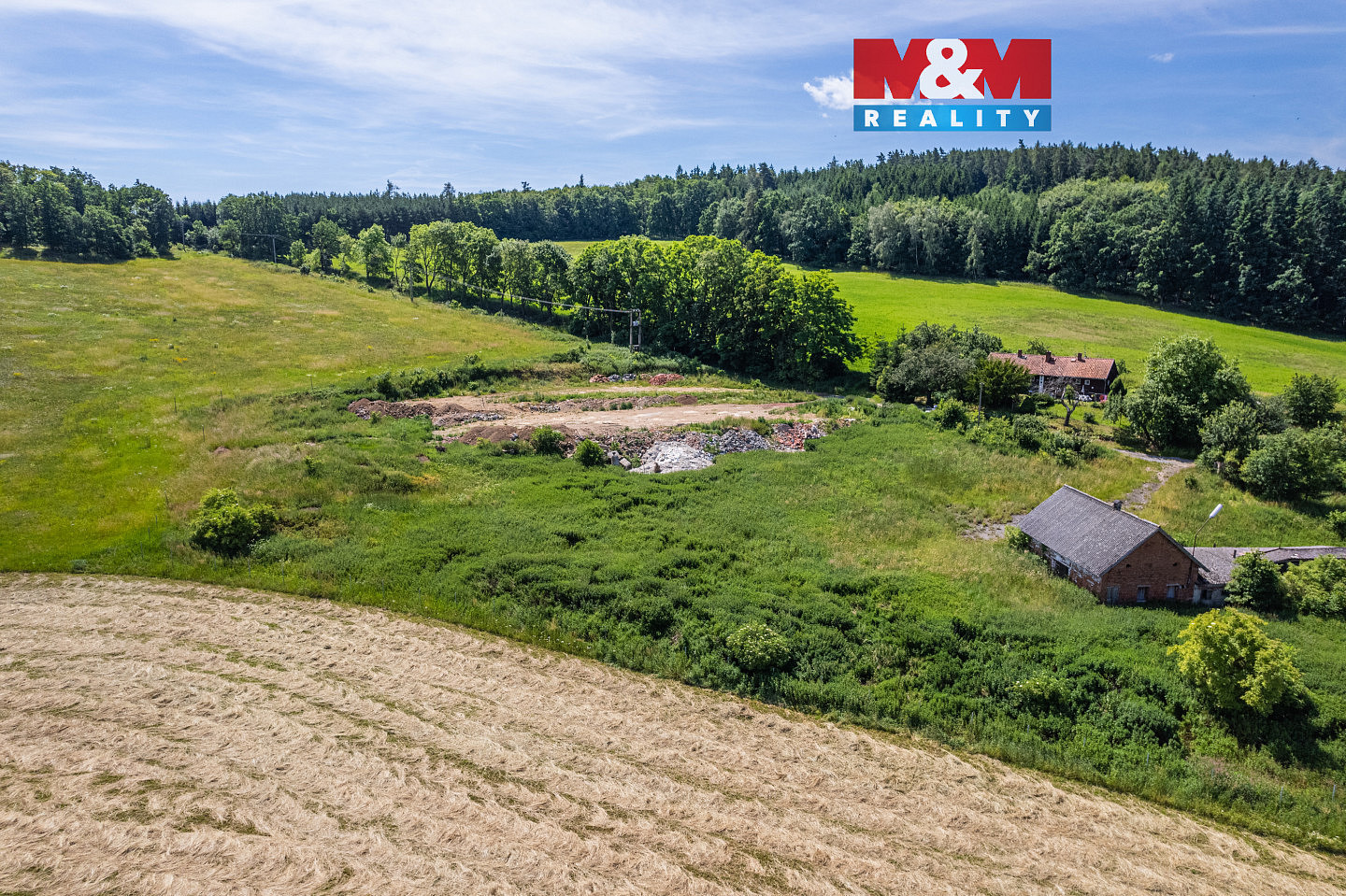 Prodej komerčního pozemku 1 369 m²