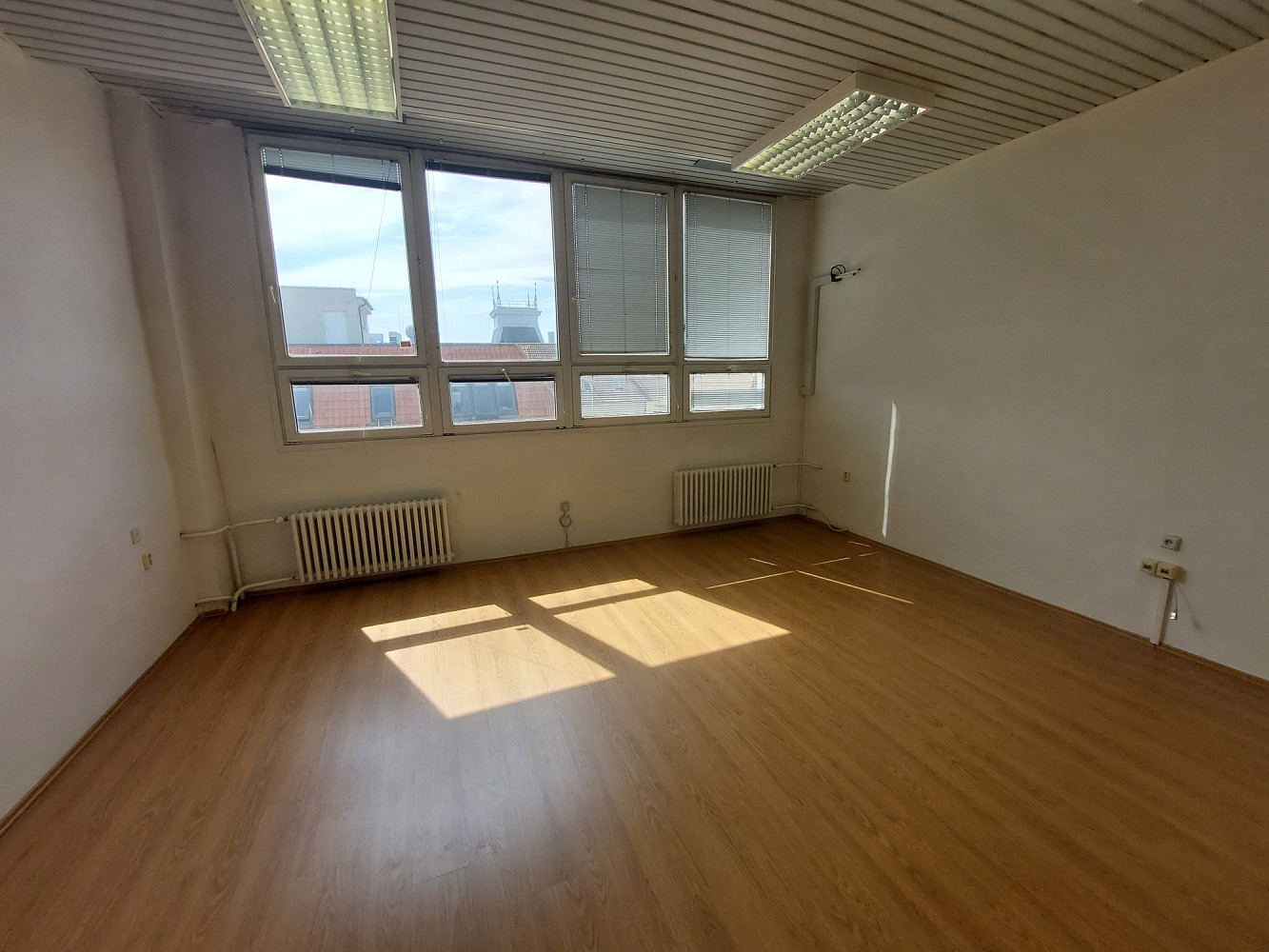 Pronájem kanceláře 30 m² – fotografie 3